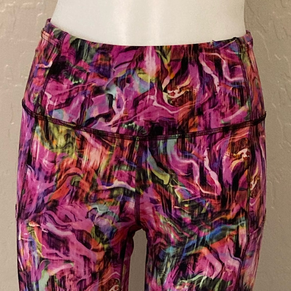 Lululemon Fast and Free High-Rise Crop 23"
5 Pocket Hyper Flow Pink Multi SZ6 - Picture 6 of 13